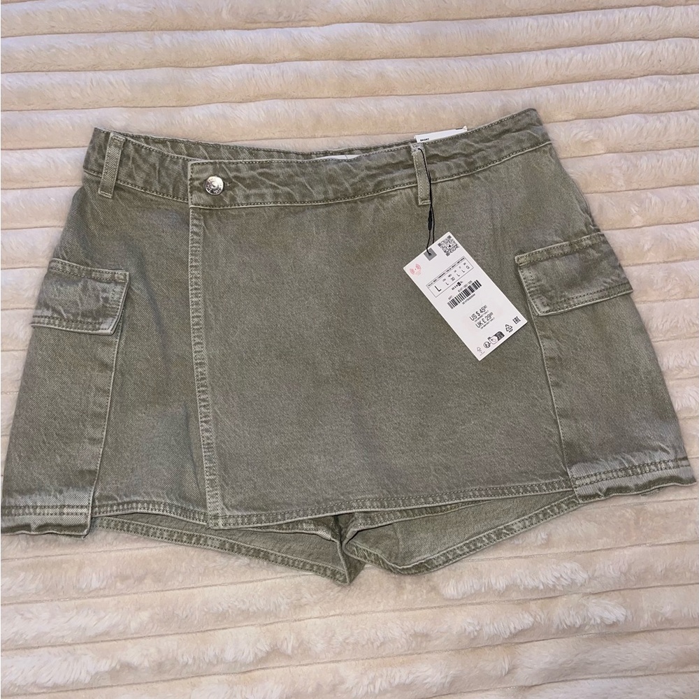 Zara Women's Green denim Cargo Skort